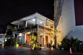 Гостиница Hastina Hotel Lombok  Матарам